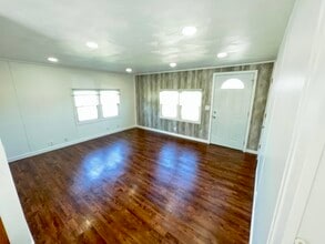 W4493 Spruce Dr in Watertown, WI - Foto de edificio - Building Photo