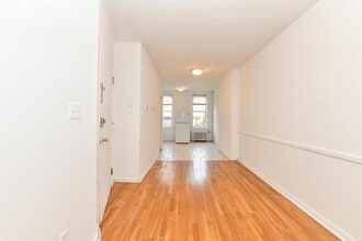 118 Adams St in Hoboken, NJ - Building Photo - Building Photo