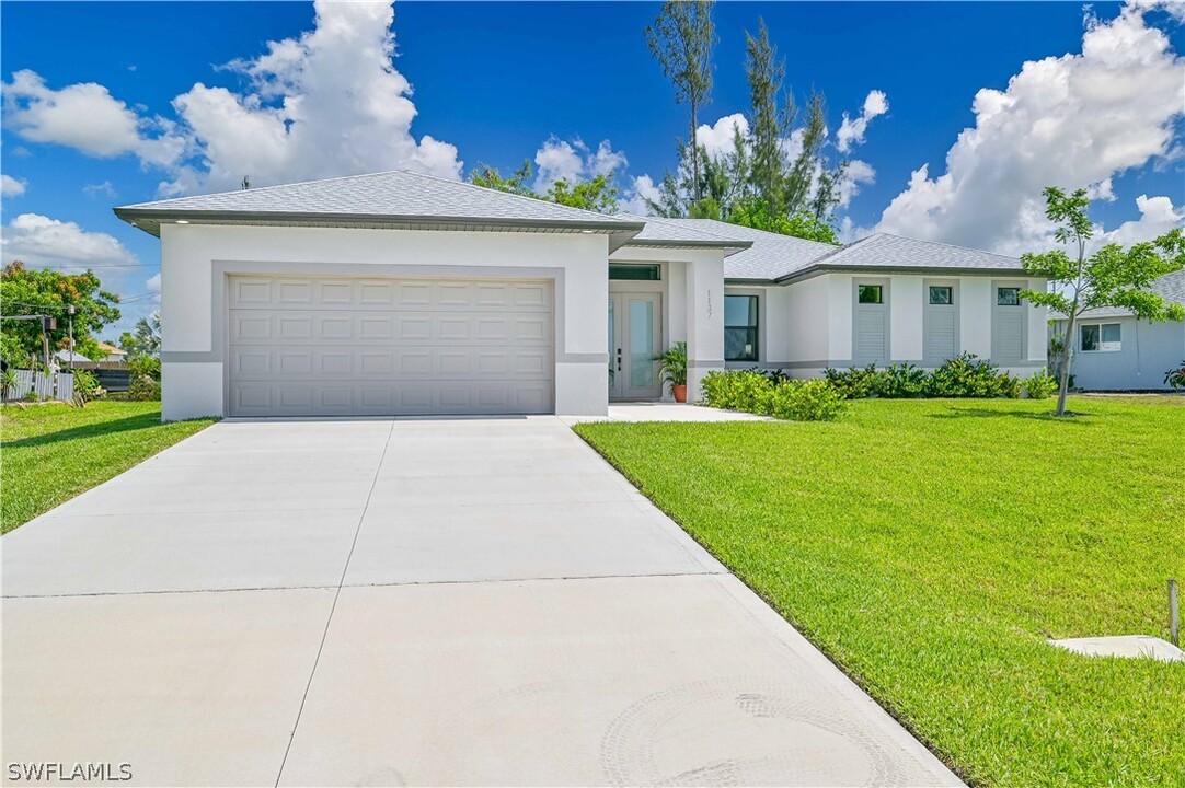 1137 SW 29th Terrace in Cape Coral, FL - Foto de edificio