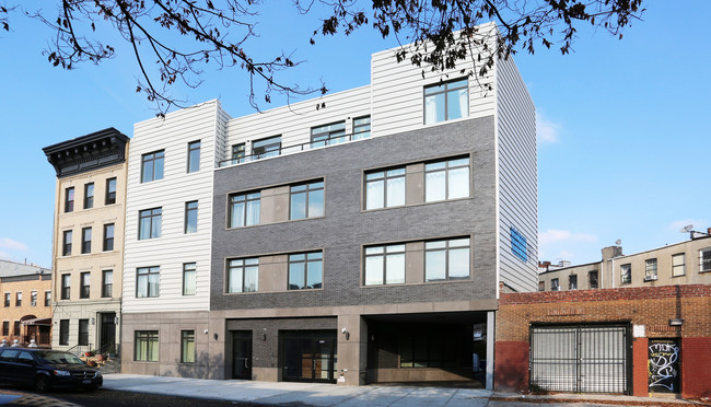 997 Jefferson Ave