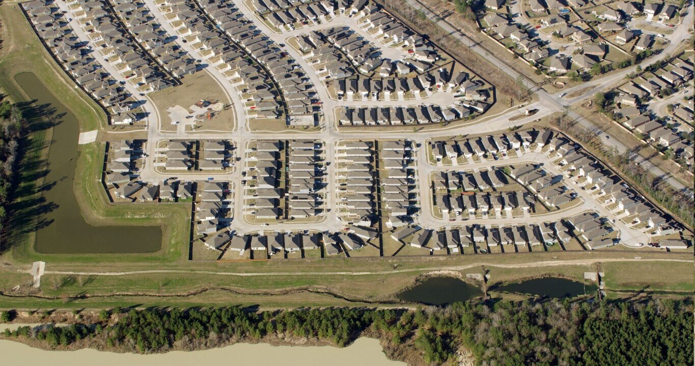 Brookwood Forest in Porter, TX - Building Photo