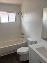 820 Sutter Ave in Modesto, CA - Building Photo - Building Photo