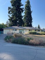 15541 Palatine Ave N in Shoreline, WA - Building Photo