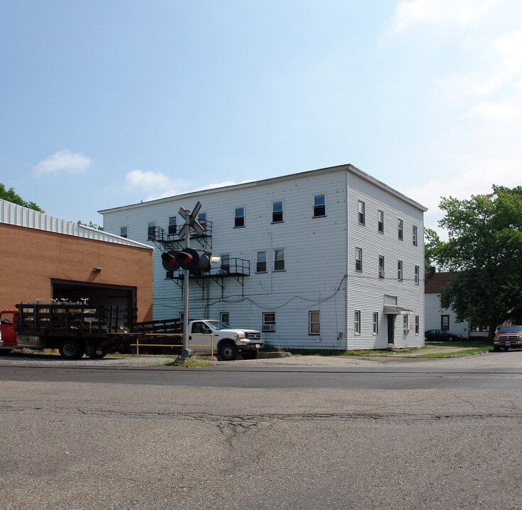 1207 6th St SW in Canton, OH - Foto de edificio