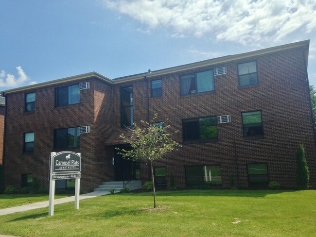 Carousel Flats in Falcon Heights, MN - Building Photo - Primary Photo