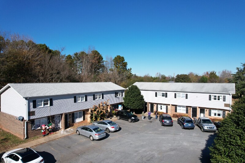 178 Big Island Rd in Forest City, NC - Foto de edificio