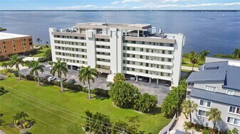 1500 Park Beach Cir in Punta Gorda, FL - Building Photo