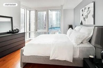 306 W 48th St in New York, NY - Foto de edificio - Building Photo