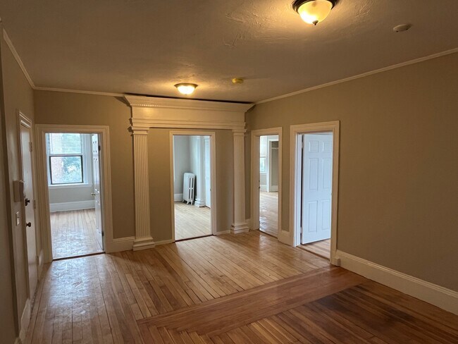 10 Glenville Ave, Unit 3