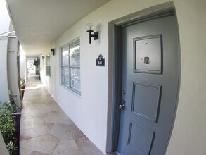541 Normandy Ln in Delray Beach, FL - Building Photo - Building Photo