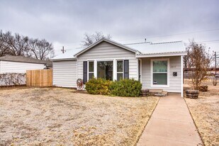 2517 31st St in Lubbock, TX - Building Photo