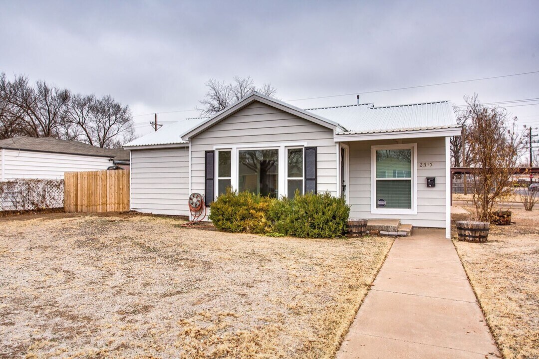 2517 31st St in Lubbock, TX - Building Photo