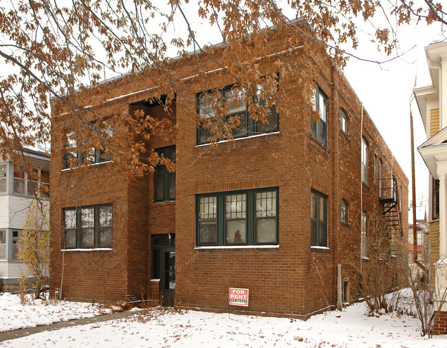 809 Portland Ave in St. Paul, MN - Foto de edificio - Building Photo