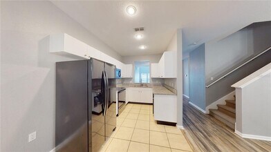 6222 Ashbury Palms Dr in Tampa, FL - Building Photo - Building Photo