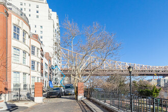 4 Riverview Ter in New York, NY - Building Photo - Building Photo