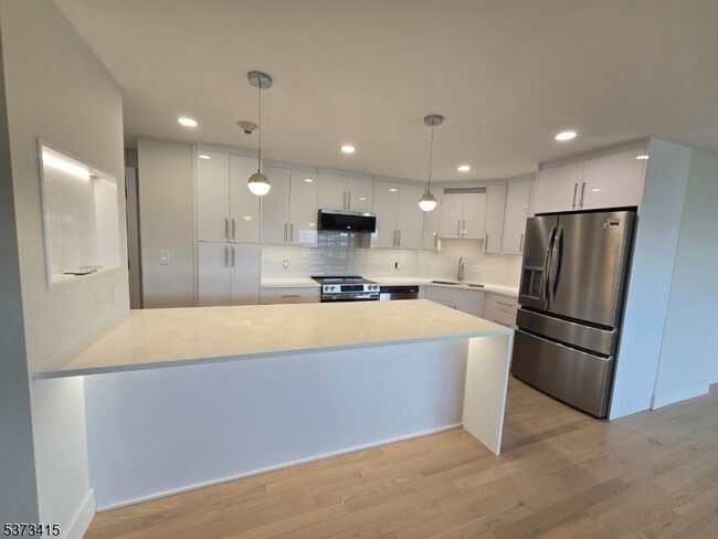 2 Claridge Dr in Verona, NJ - Building Photo - Building Photo