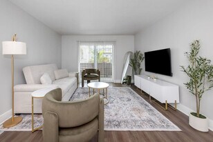 4301 W Cleveland St in Tampa, FL - Building Photo