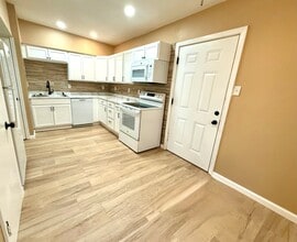 1535 N Jackson Ave in University City, MO - Foto de edificio - Building Photo