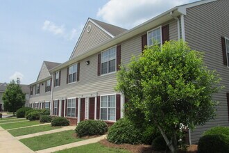 Sunchase Apartments in Albany, GA - Building Photo - Building Photo