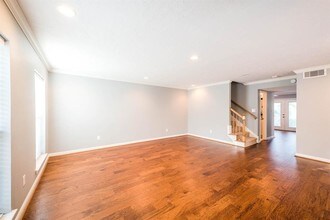 402 Bendwood Dr in Houston, TX - Building Photo - Building Photo