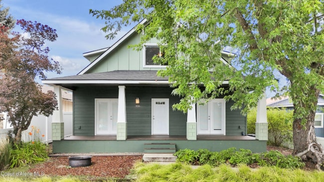 property at 916 N D St