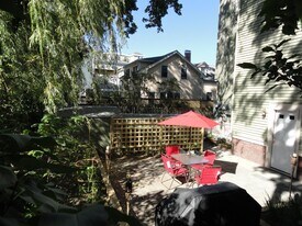 237 Norfolk St, Unit 6 in Cambridge, MA - Building Photo