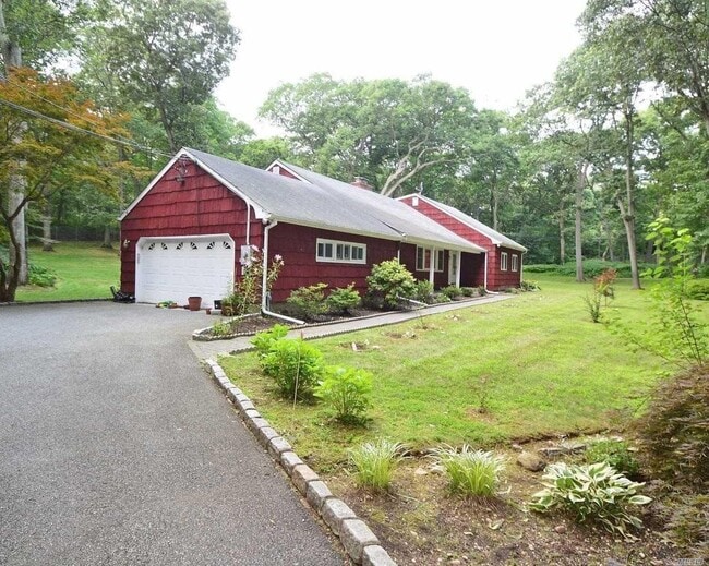 2020 Midlane S in Syosset, NY - Building Photo - Building Photo