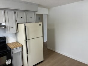 6637 Poplar Dr in Grande Prairie, AB - Building Photo - Building Photo