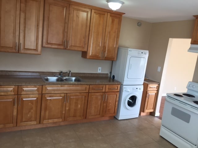 161 Starr Ave, Unit D