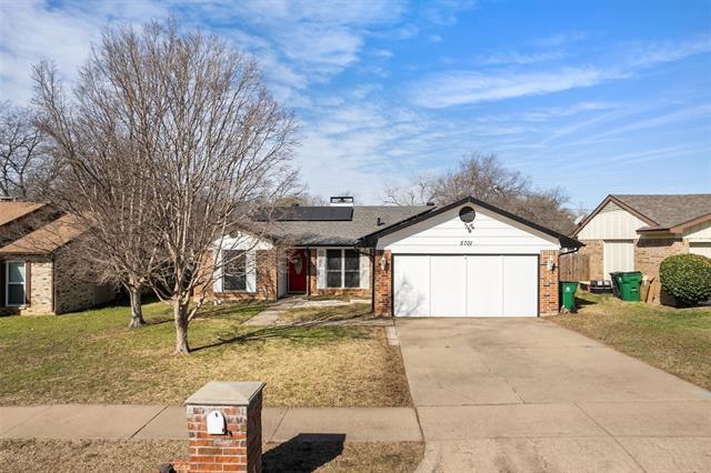 5701 Whitley Rd in Haltom City, TX - Building Photo