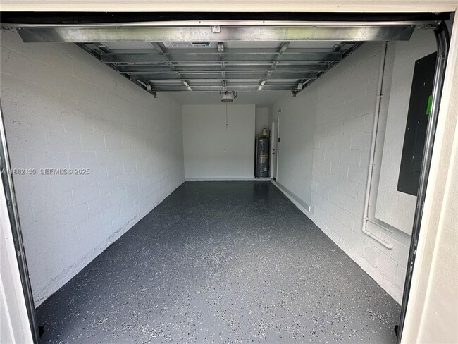 property at 402 SE Crossoak Ln