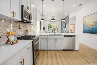 326 Sharer St in San Antonio, TX - Building Photo - Building Photo