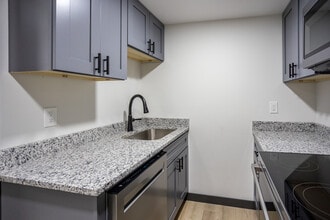 2436 Belvedere Ave in Knoxville, TN - Building Photo - Interior Photo