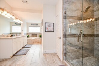 4604 Chartres St in Houston, TX - Building Photo - Building Photo