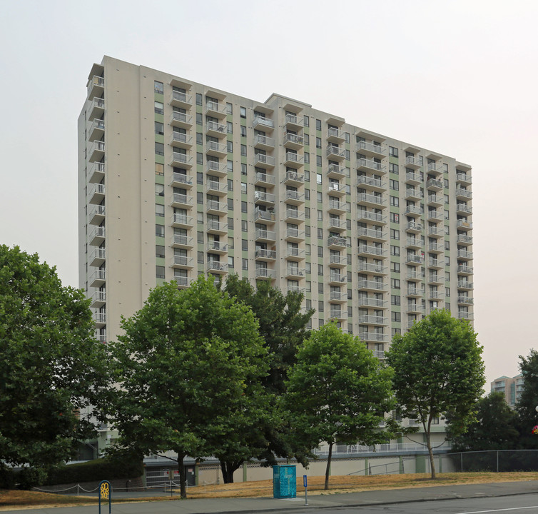 View Towers in Victoria, BC - Building Photo