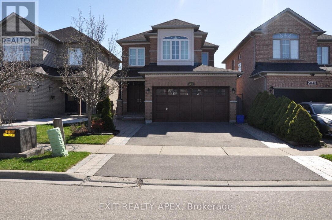 5846 Terrapark Trail in Mississauga, ON - Building Photo