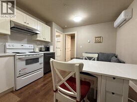 888 W 61st Ave in Vancouver, BC - Building Photo