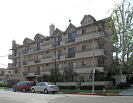 Holt House Apartments