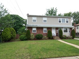 28 Baldwin St, Unit 2nd Floor in Farmingdale, NY - Building Photo