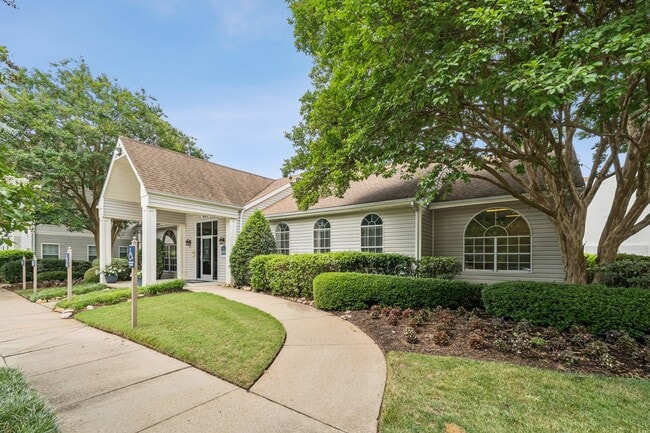 Wellesley Woods Apartment Homes in Newport News, VA - Building Photo - Building Photo