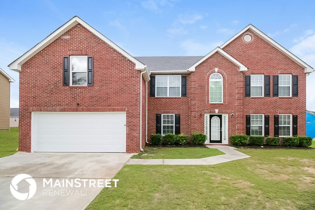 7144 Caspian Dr in Fairburn, GA - Building Photo