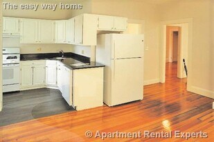 339 Beacon St, Unit #1 in Somerville, MA - Building Photo