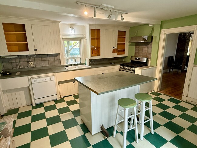 630 Prospect Ave in Rumford, ME - Building Photo - Building Photo