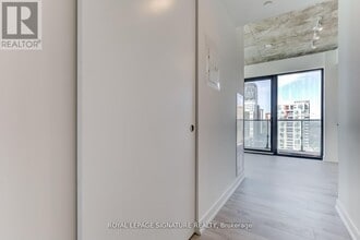 161 Roehampton Ave in Toronto, ON - Building Photo - Building Photo