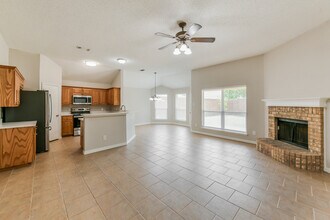 605 Crestview Ct in Saginaw, TX - Building Photo - Building Photo