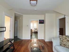 56 William St, Unit 3R in Medford, MA - Foto de edificio - Building Photo