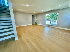 594 S Taaffe St in Sunnyvale, CA - Building Photo - Building Photo