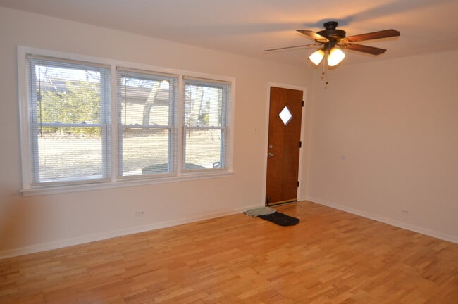 417 Lake Ave in Wauconda, IL - Building Photo - Building Photo