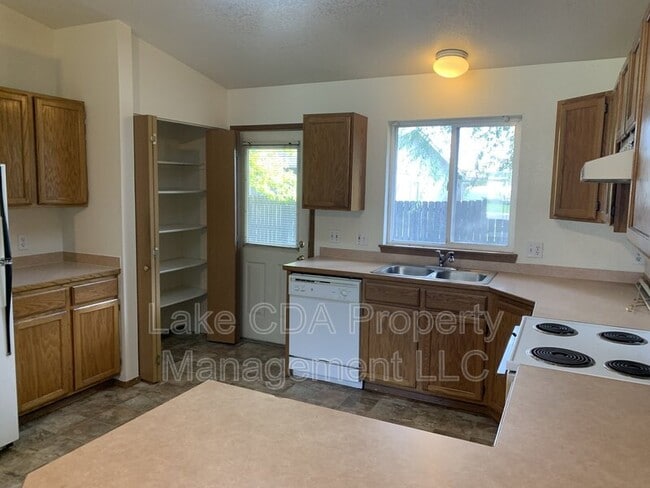 202 Lava Ln in Post Falls, ID - Building Photo - Building Photo