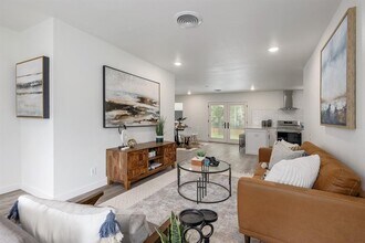 3300 Catalina Dr in Austin, TX - Building Photo - Building Photo